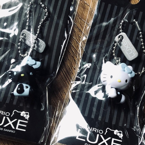 HELLO KITTY-RARE TWO Piece Keychain Set-black & White - Picture 7 of 14